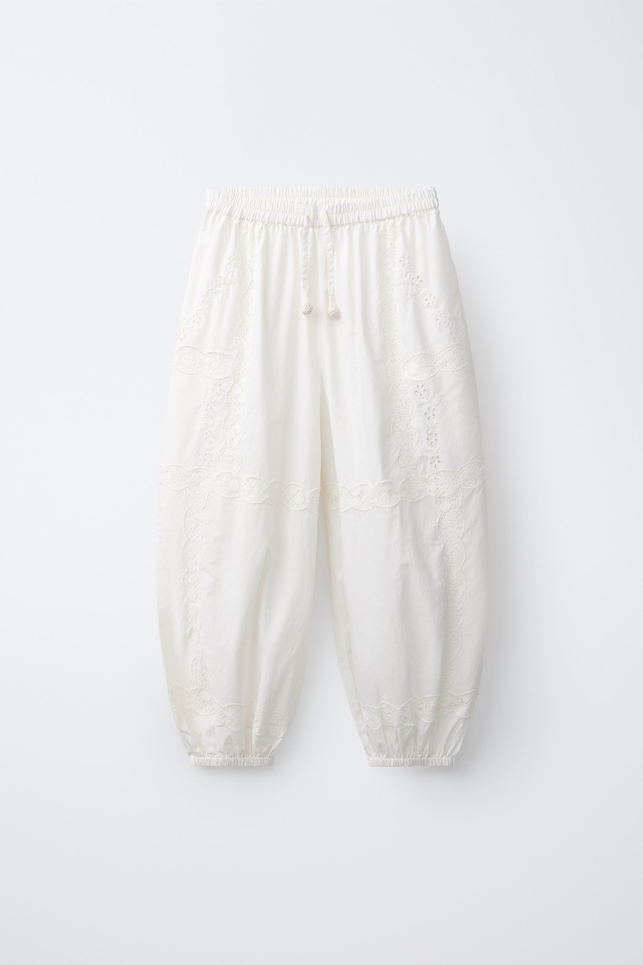 PANTALON BOUFFANT BRODERIE EN DENTELLE